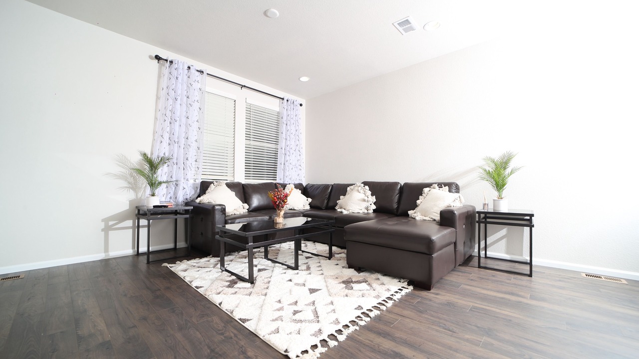Photo of Livingroom in Dupont