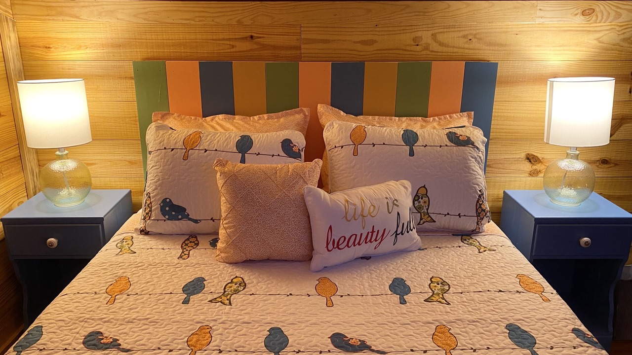 Photo of Bedroom in Lacy-Lakeview