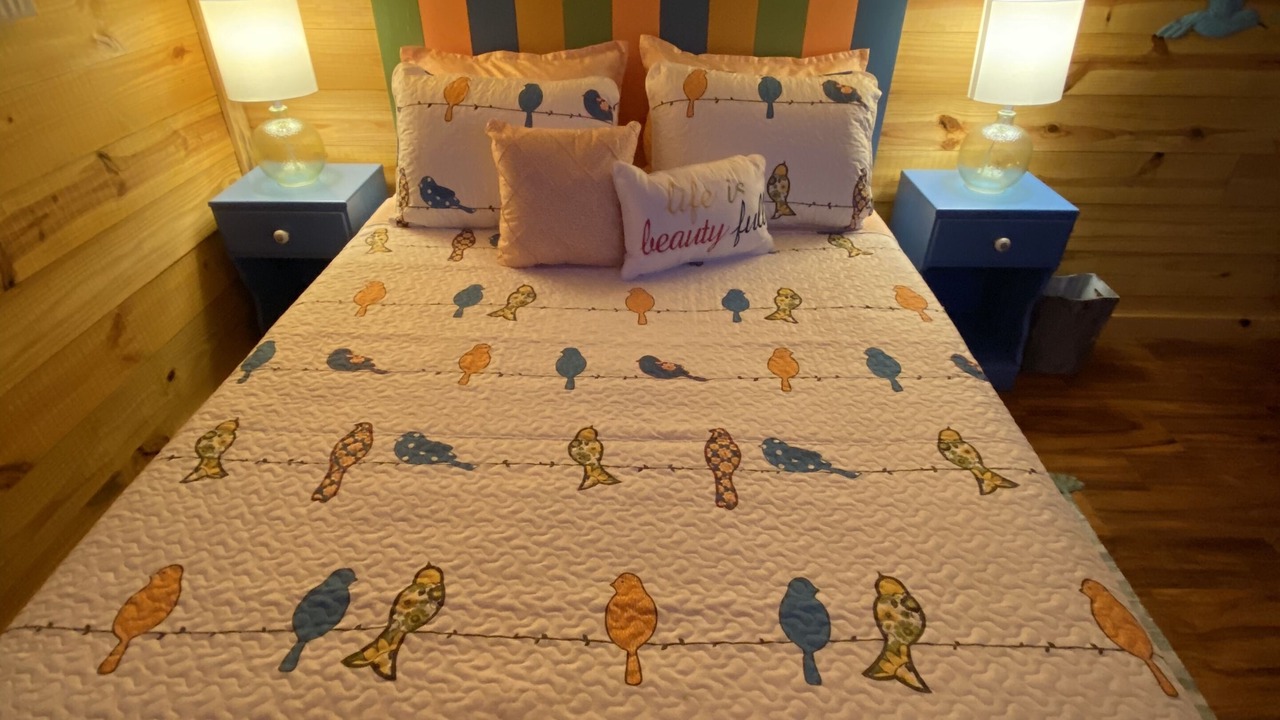 Photo of Bedroom in Lacy-Lakeview