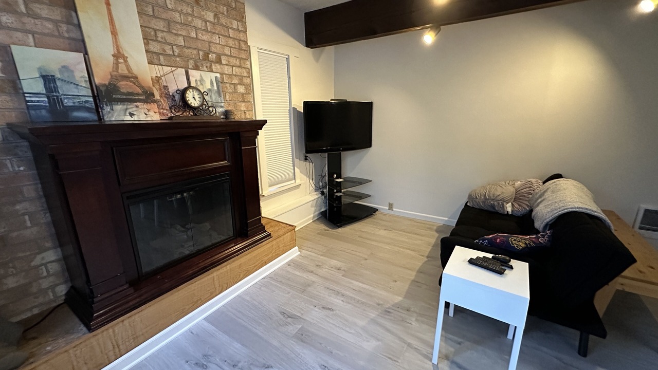 Photo of Livingroom in Lake Forest Park