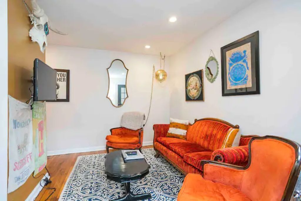 Photo of Livingroom in North Capitol