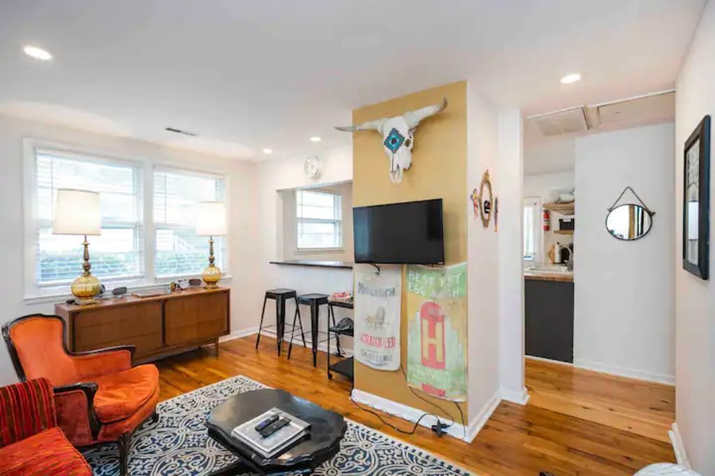Photo of Livingroom in North Capitol