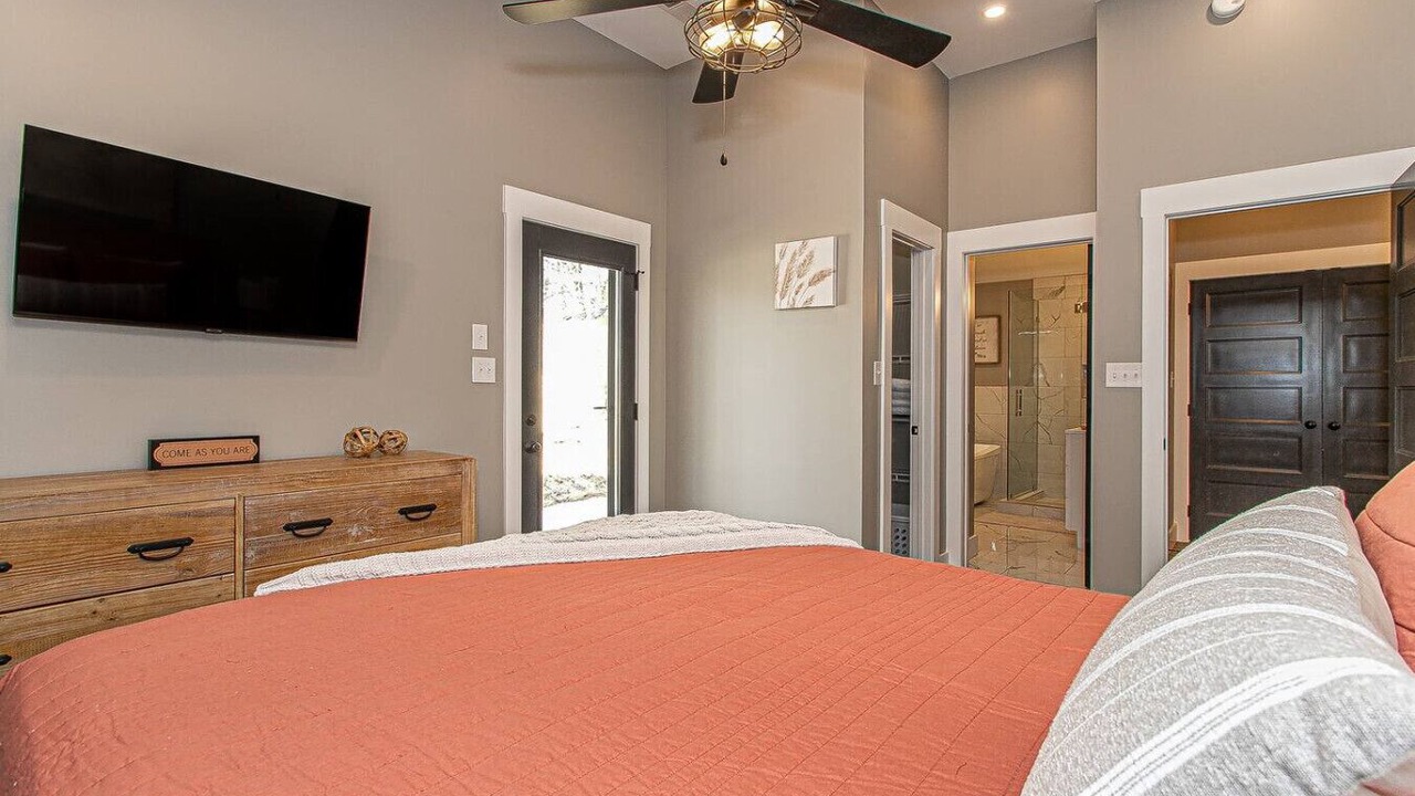 Photo of Bedroom in Knoxville