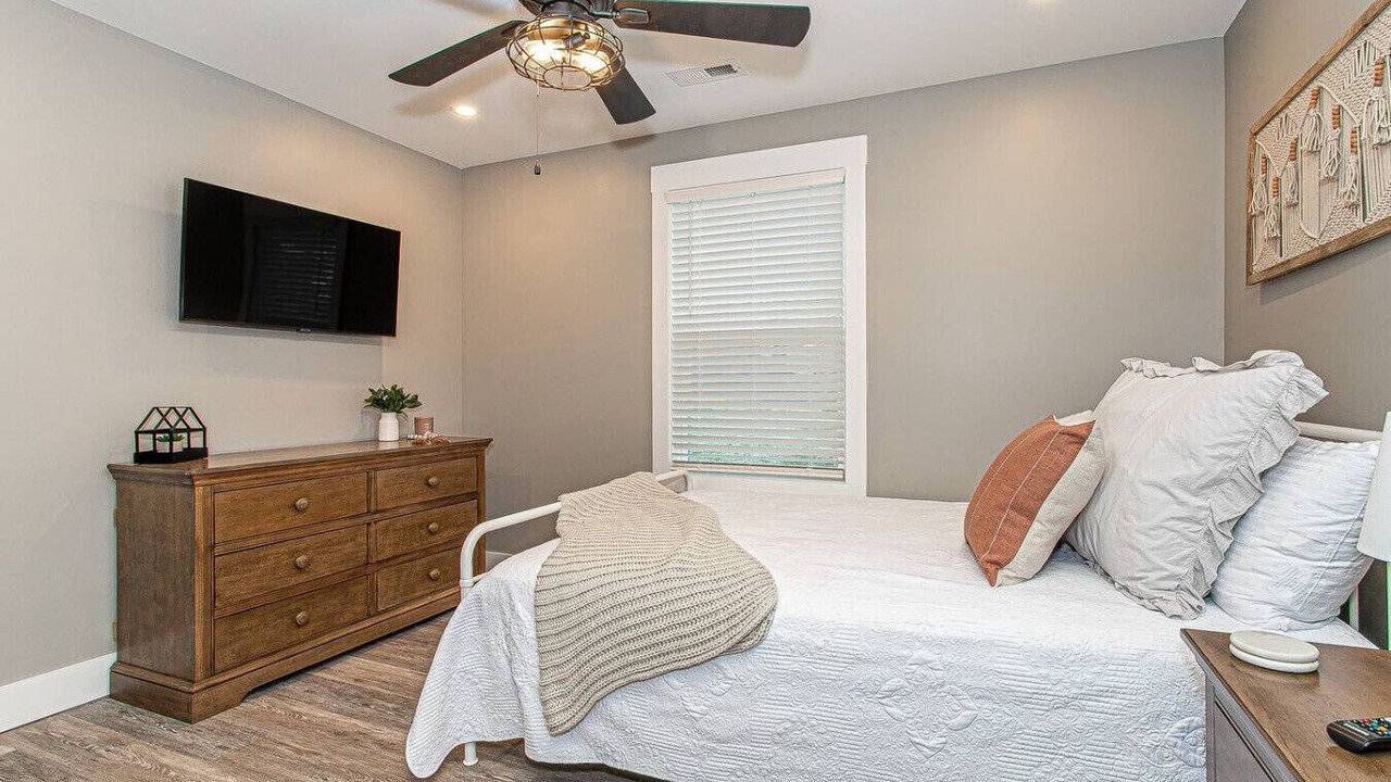 Photo of Bedroom in Knoxville