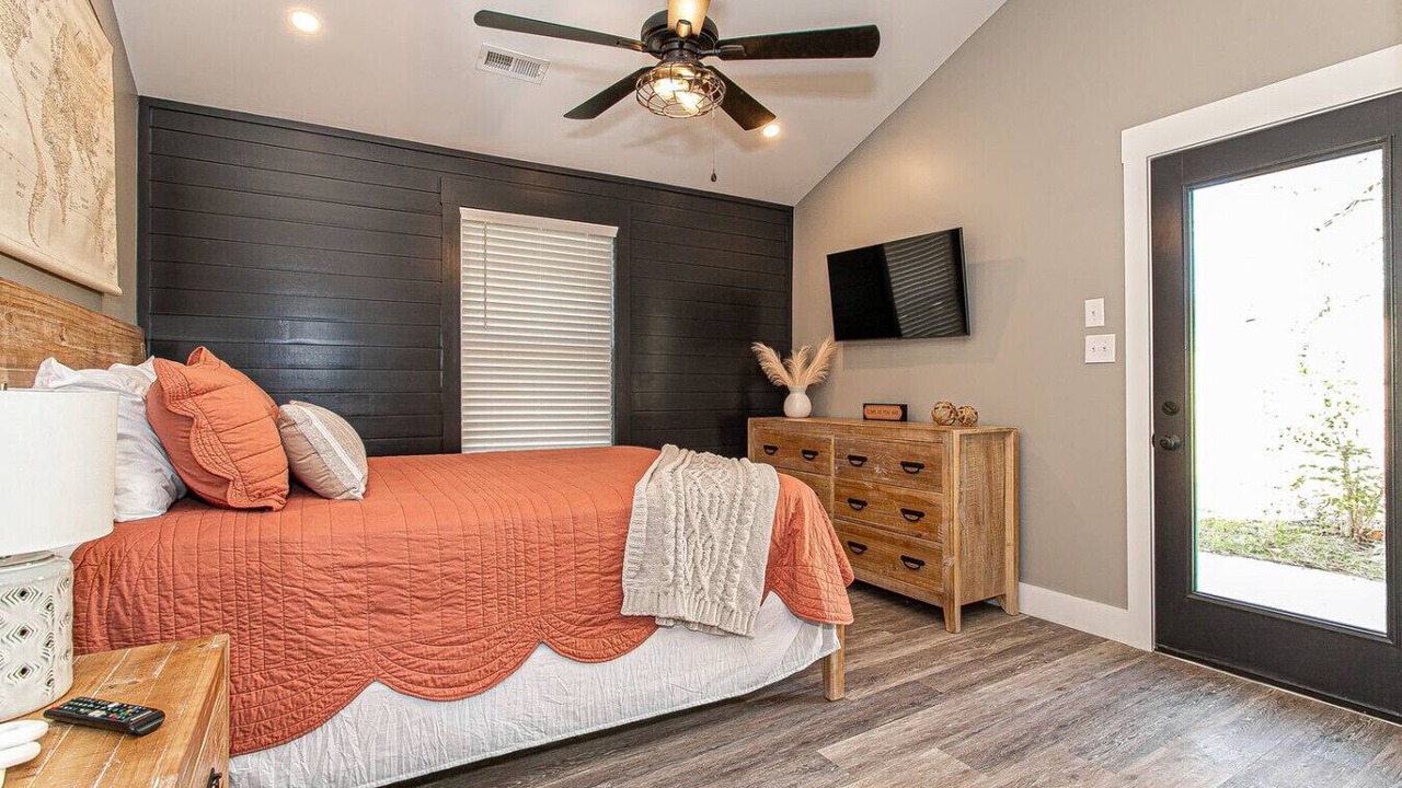 Photo of Bedroom in Knoxville