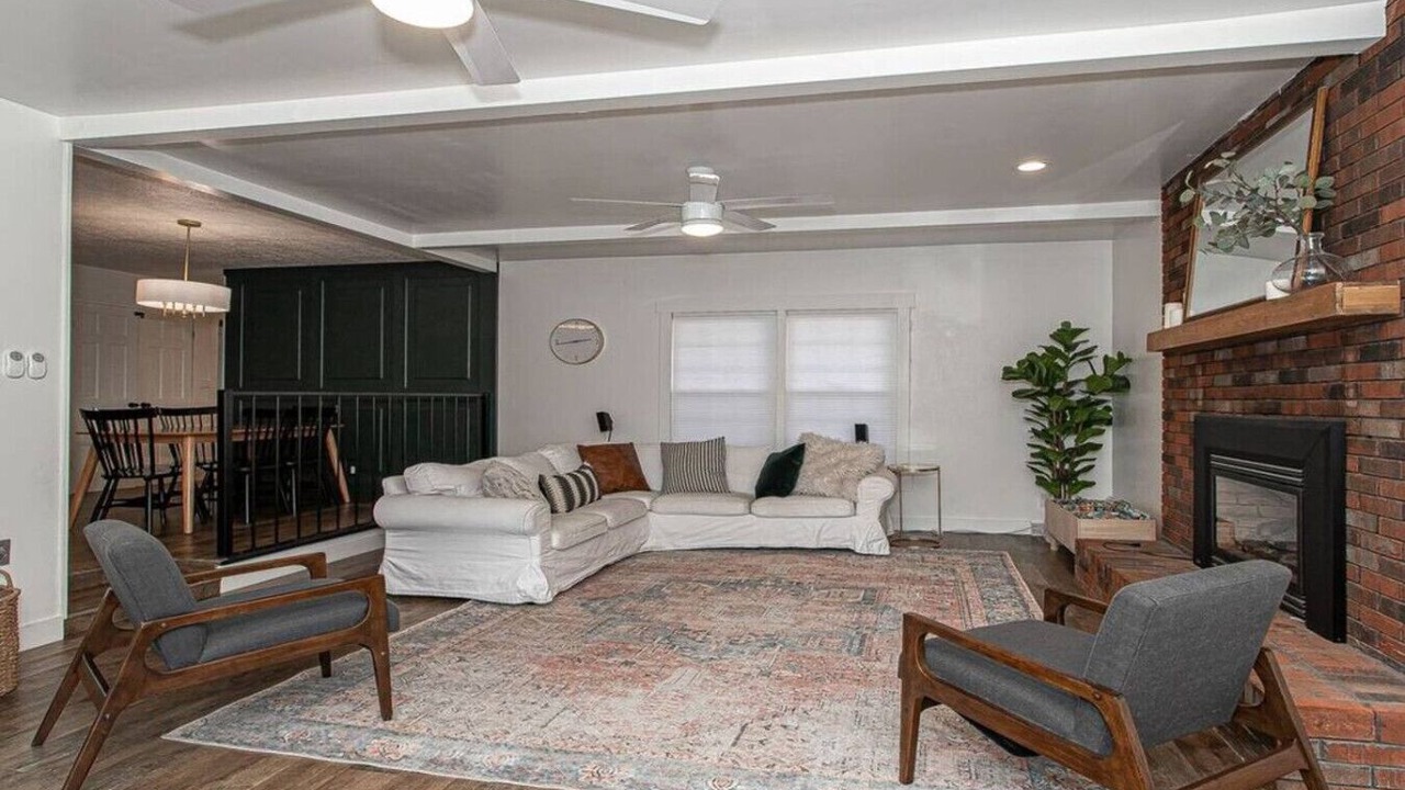 Photo of Livingroom in Ashley Oaks