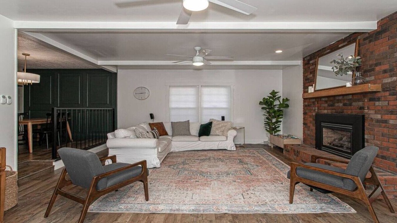 Photo of Livingroom in Ashley Oaks