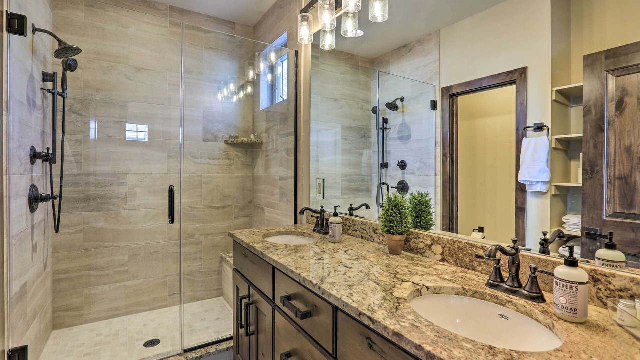 Photo of Bathroom in Golden