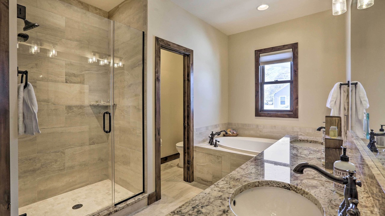 Photo of Bathroom in Golden