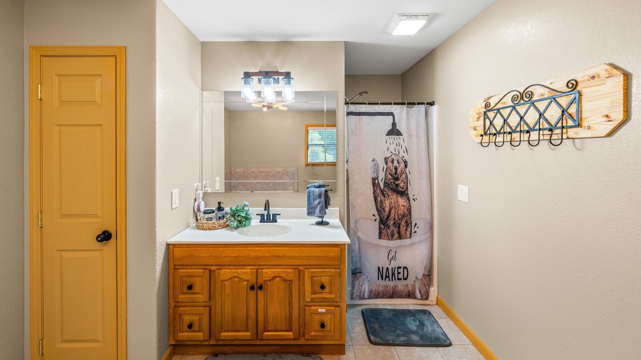 Photo of Bathroom in Cosby
