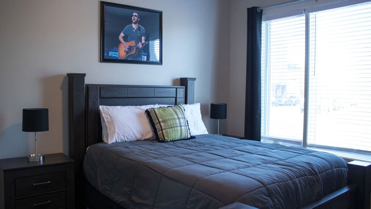 Photo of Bedroom in Hadley - Washington