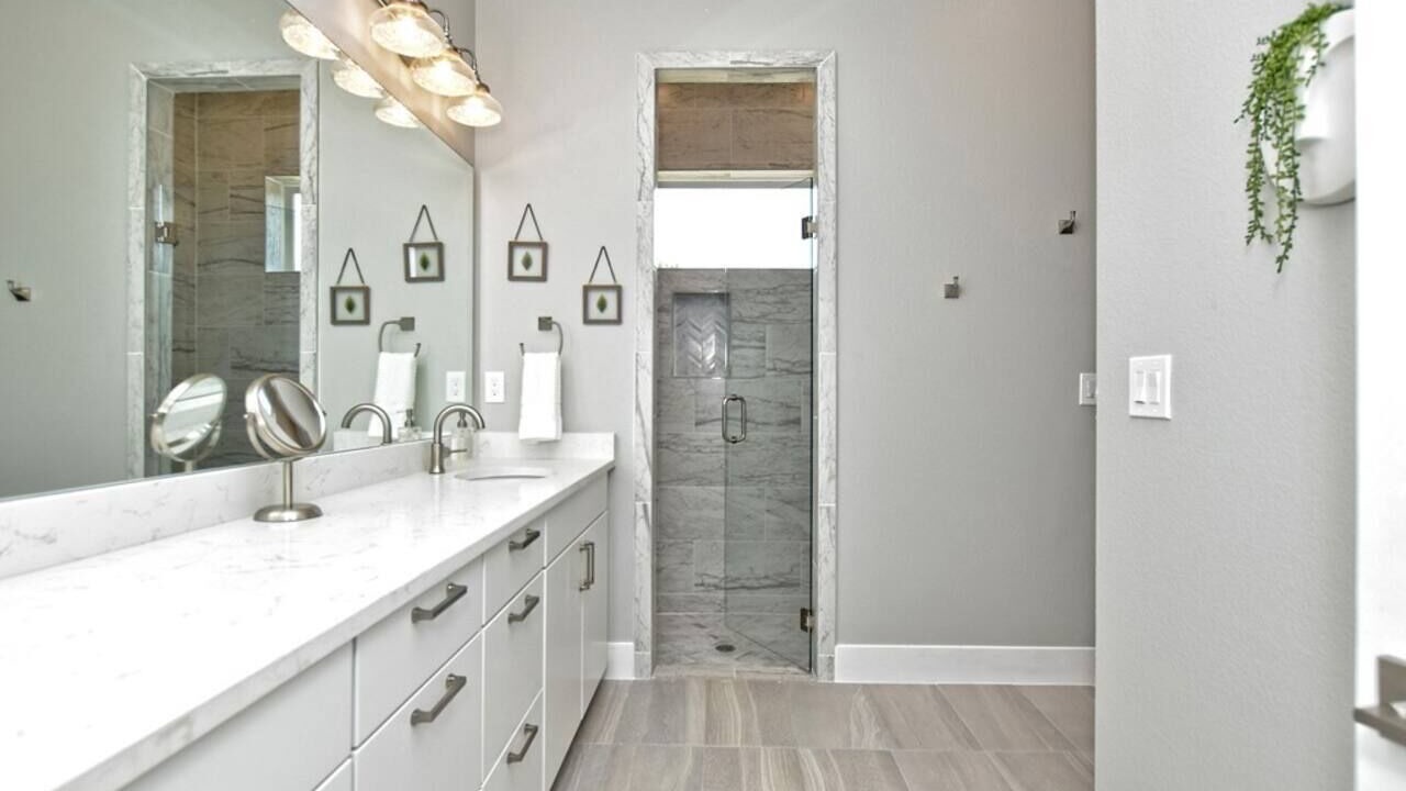 Photo of Bathroom in Point Venture