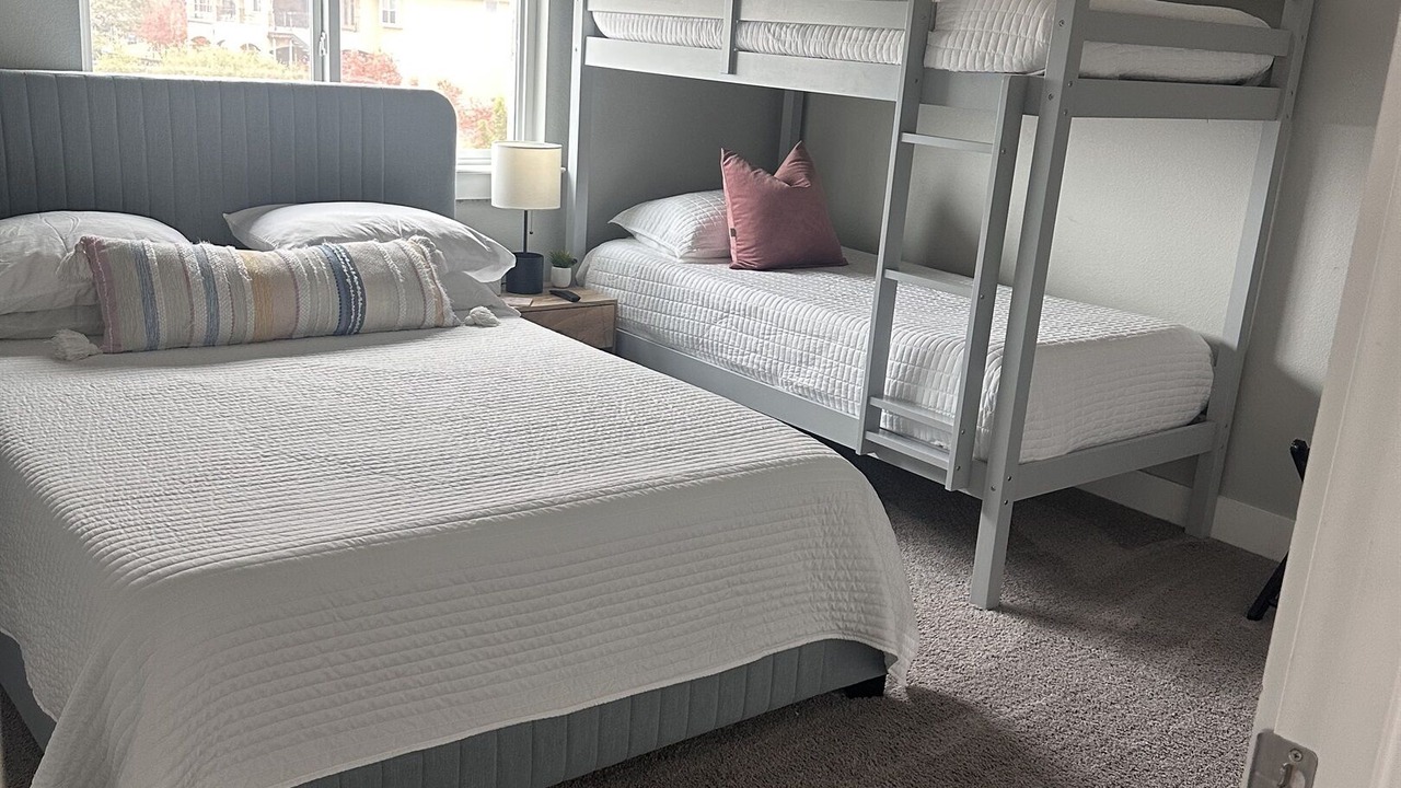 Photo of Bedroom in Point Venture