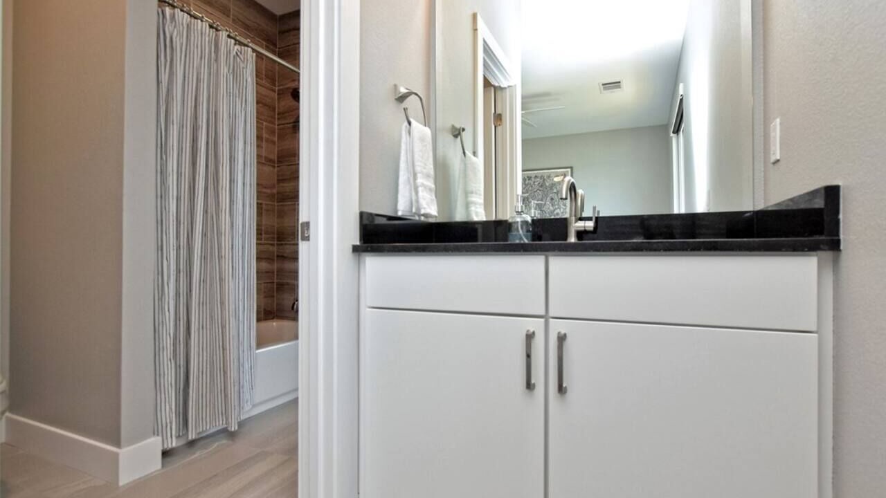 Photo of Bathroom in Point Venture