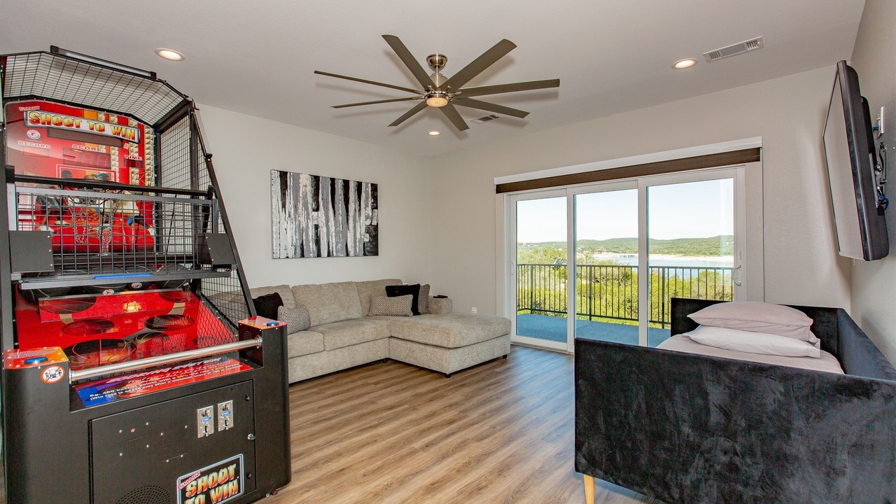 Photo of Bedroom in Point Venture