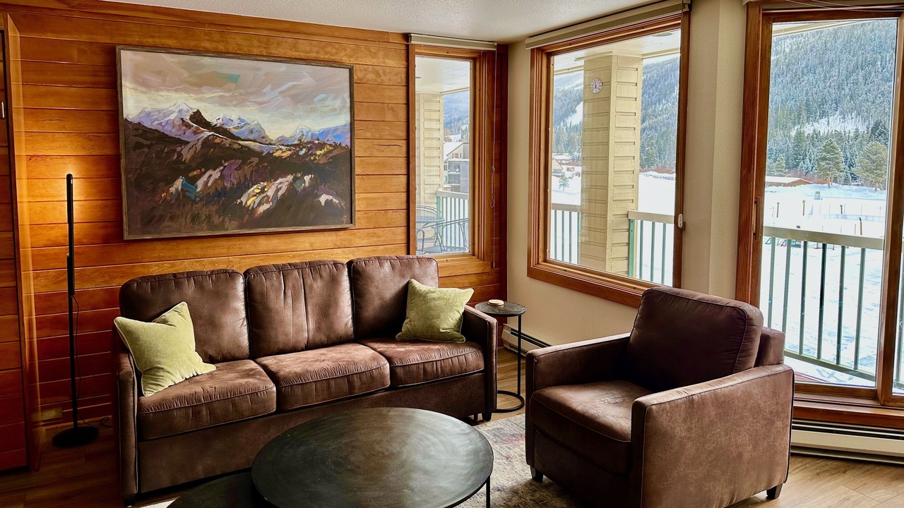 Photo of Livingroom in Lakeside Village