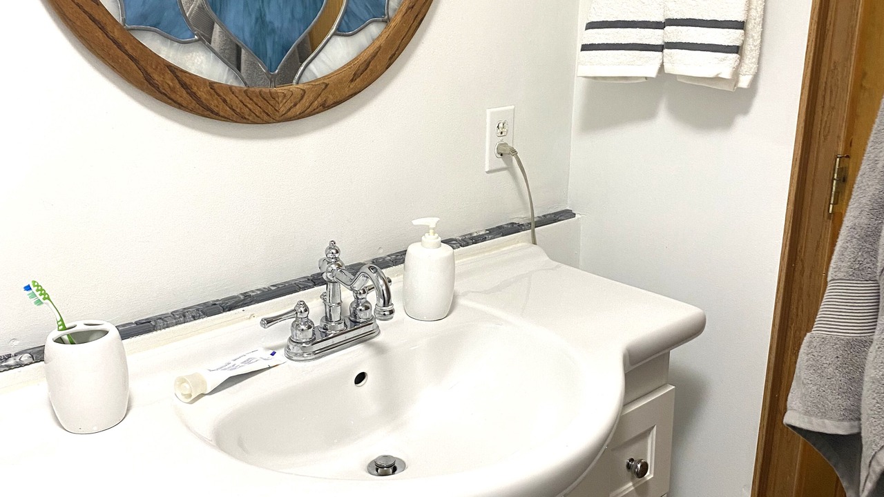 Photo of Bathroom in White Pine