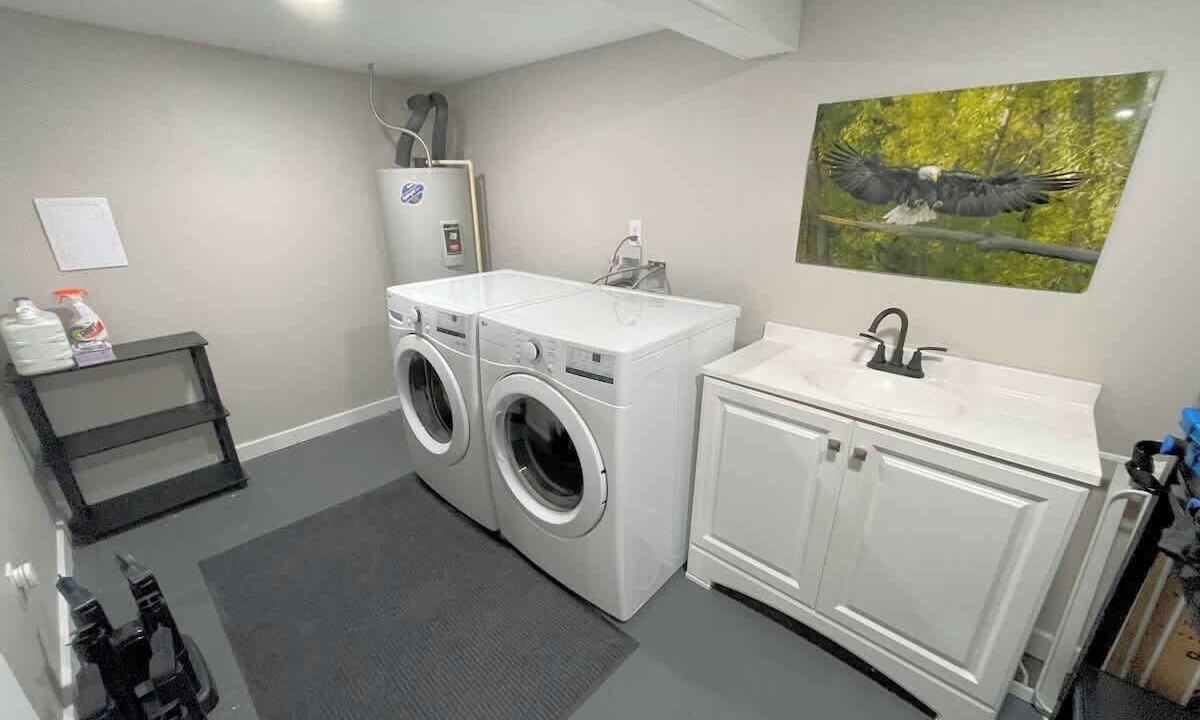 Photo of Bedroom in Roslyn
