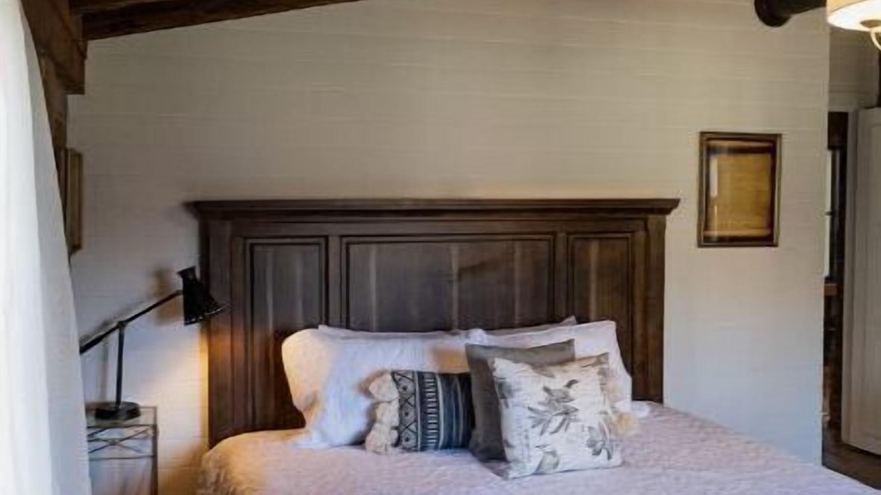 Photo of Bedroom in Hendersonville