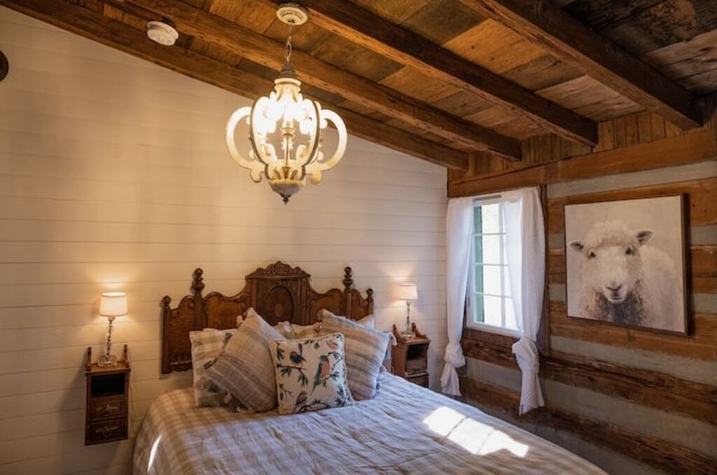 Photo of Bedroom in Hendersonville