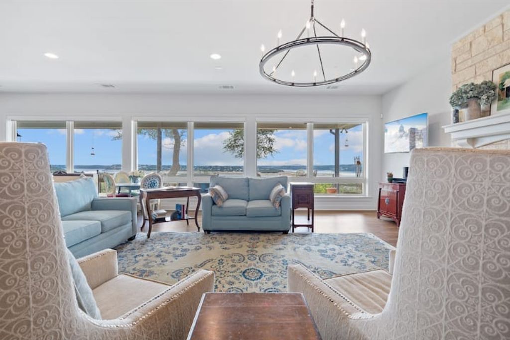 Photo of Livingroom in Spicewood