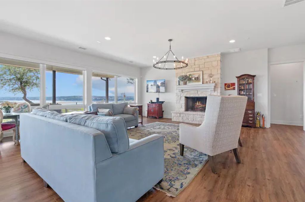 Photo of Livingroom in Spicewood