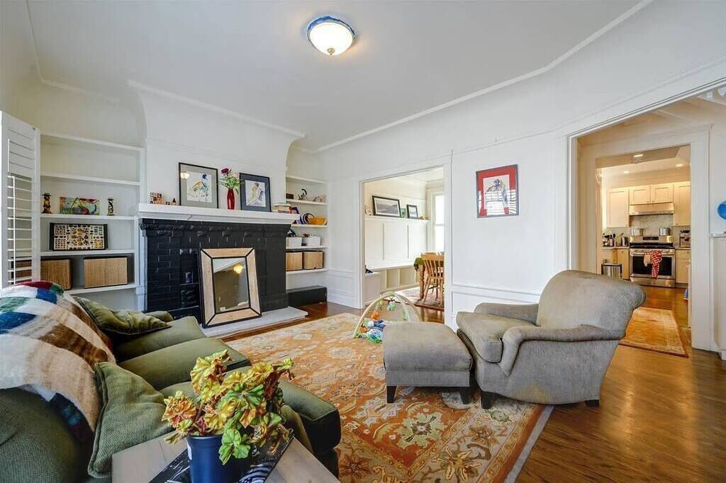Photo of Livingroom in Central Richmond
