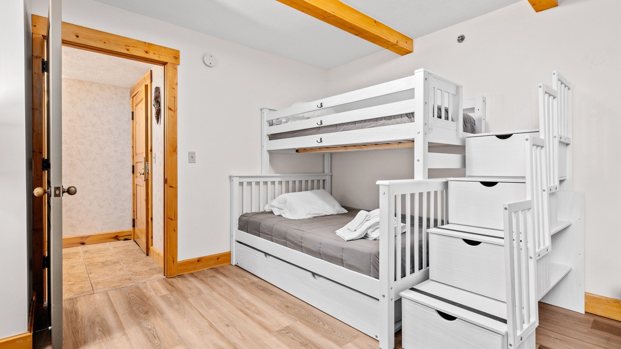 Photo of Bedroom in Maple City