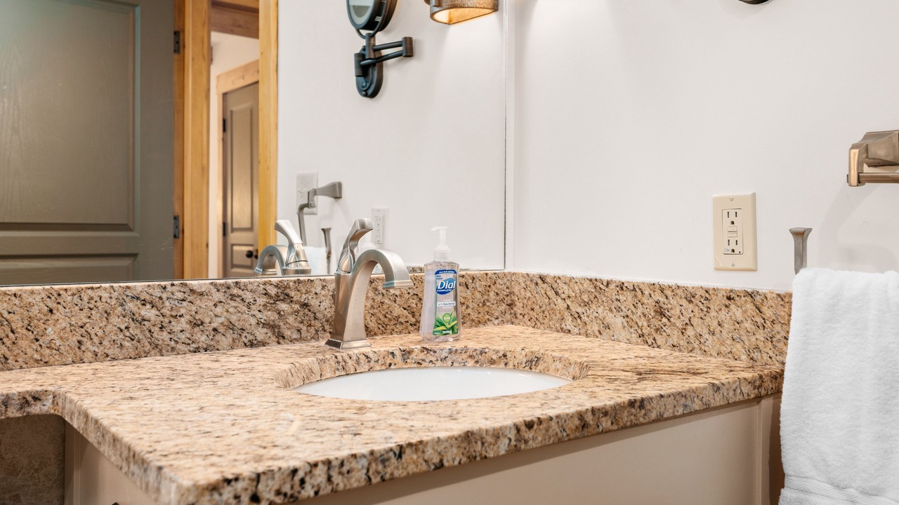 Photo of Bathroom in Maple City
