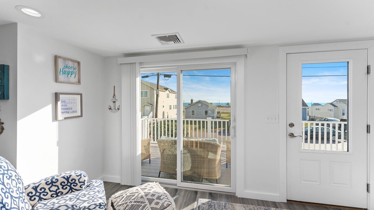 Photo of Livingroom in Eastward Look
