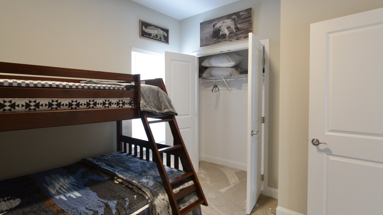 Photo of Bedroom in Evensville