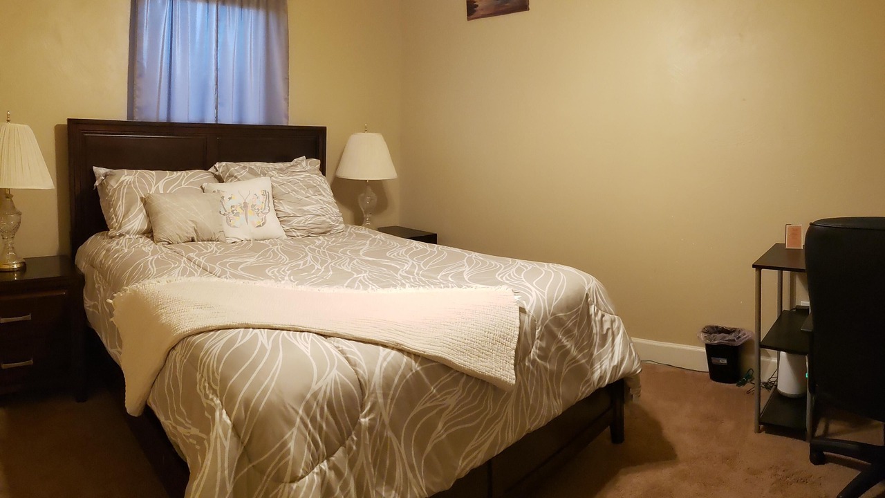 Photo of Bedroom in Roswell