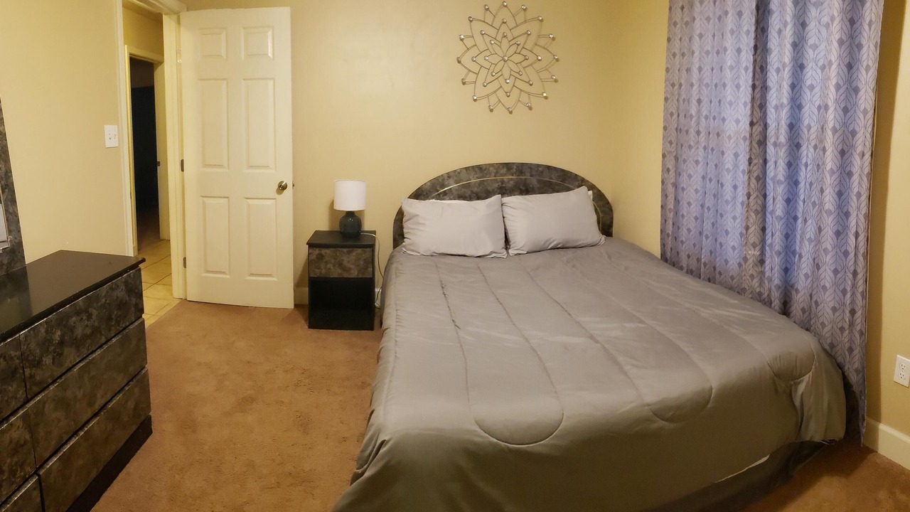 Photo of Bedroom in Roswell
