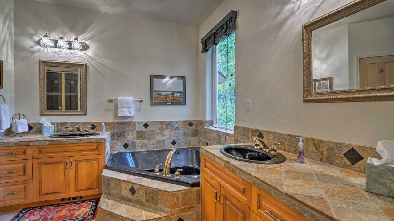 Photo of Bathroom in Hailey