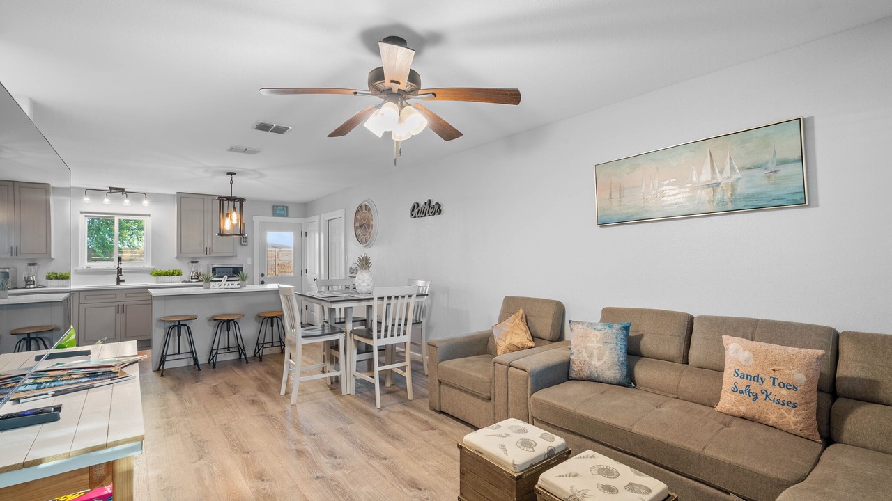 Photo of Livingroom in Bay Area