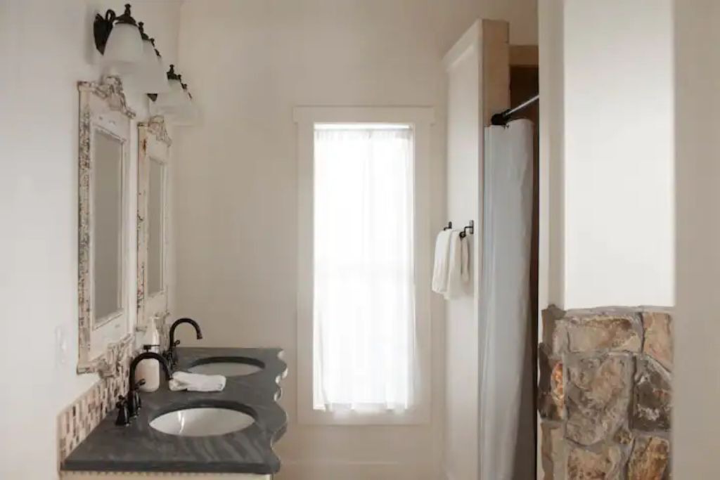 Photo of Bedroom in Evergreen
