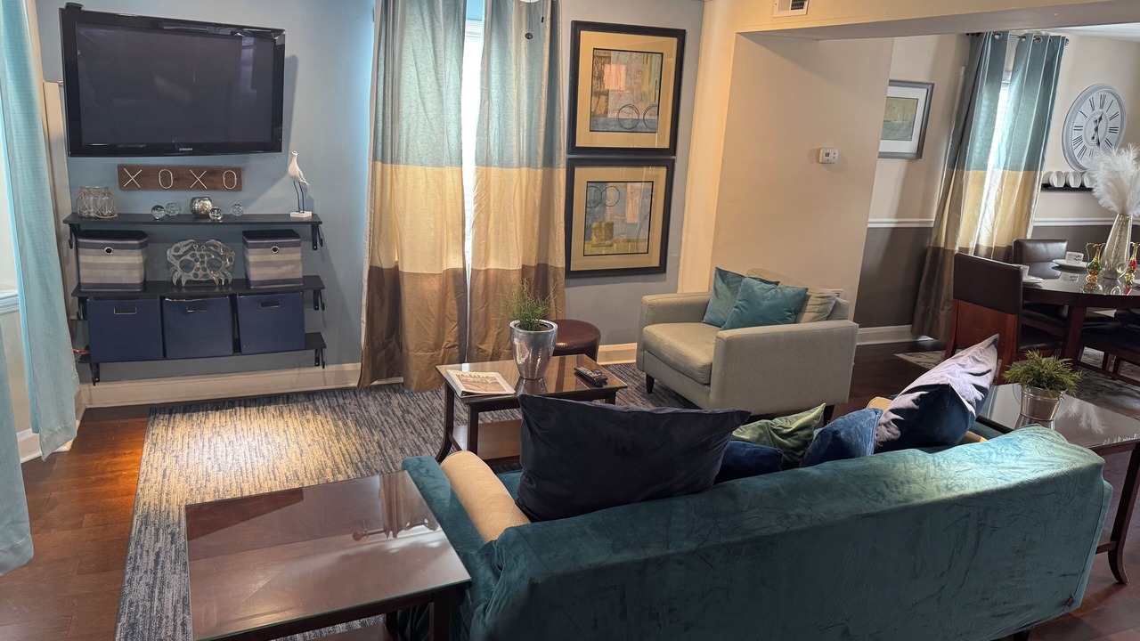 Photo of Livingroom in West Arlington