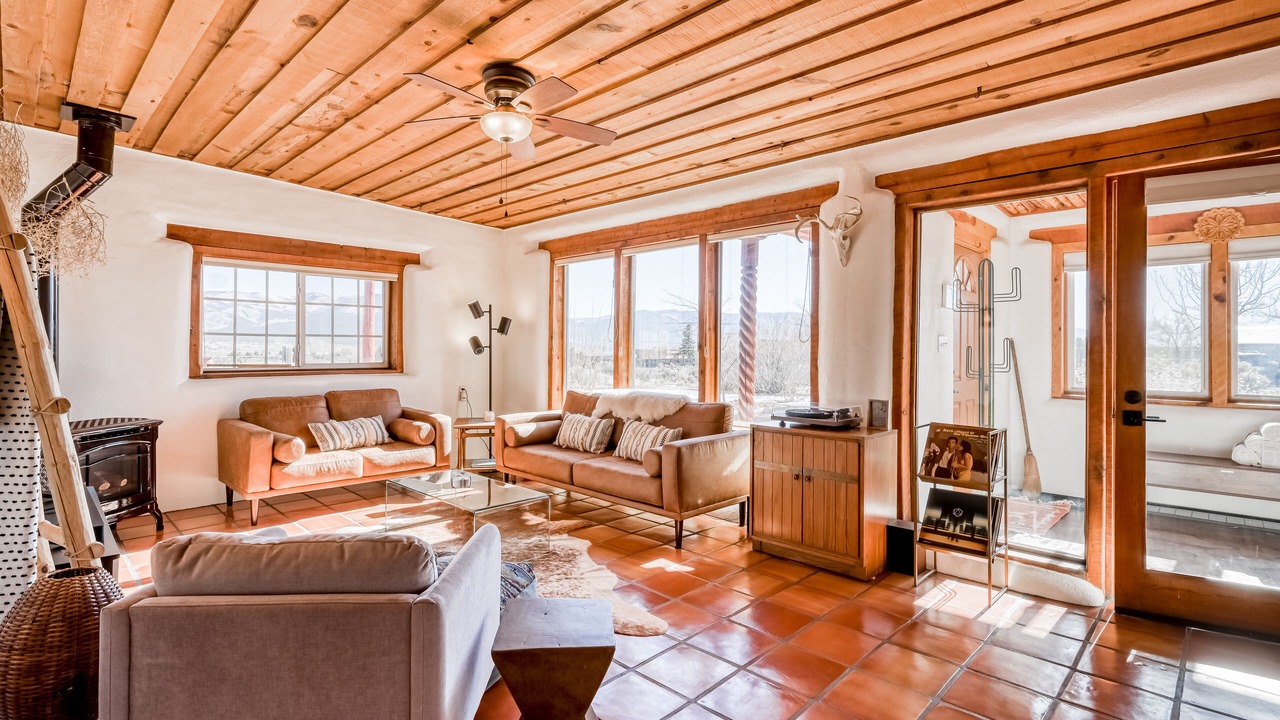 Photo of Livingroom in Taos