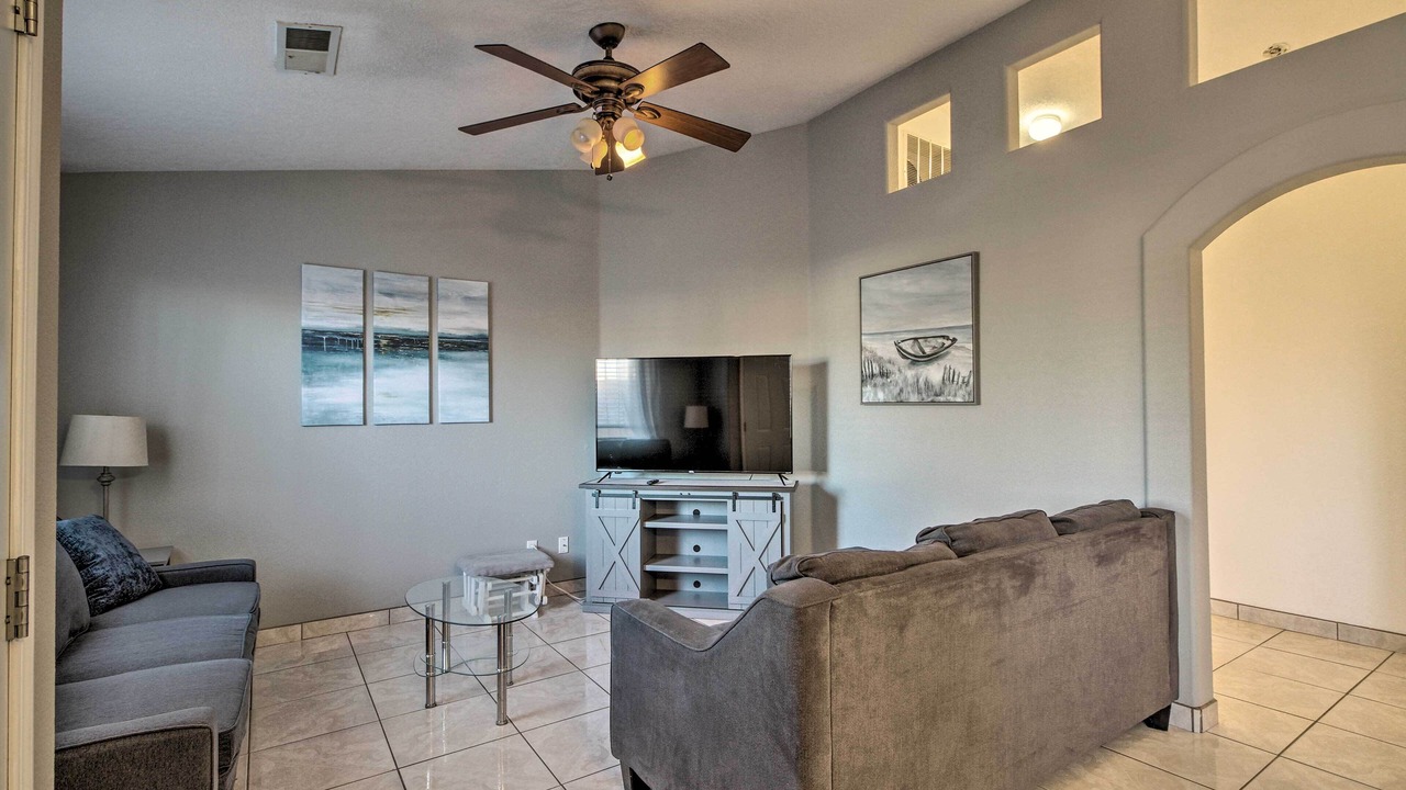 Photo of Livingroom in Westgate Heights
