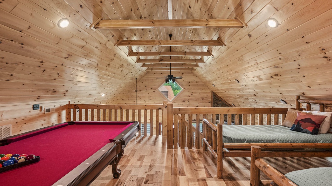 Photo of Bedroom in White Oak Lodge