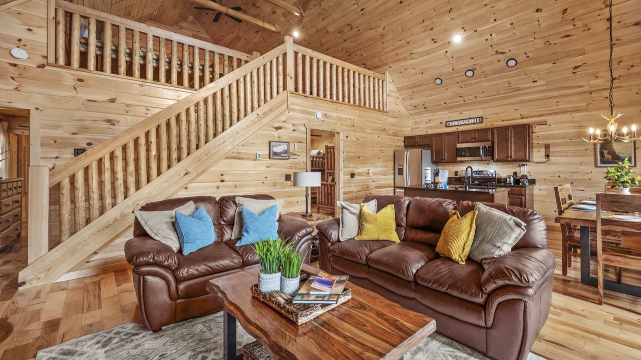 Photo of Livingroom in White Oak Lodge