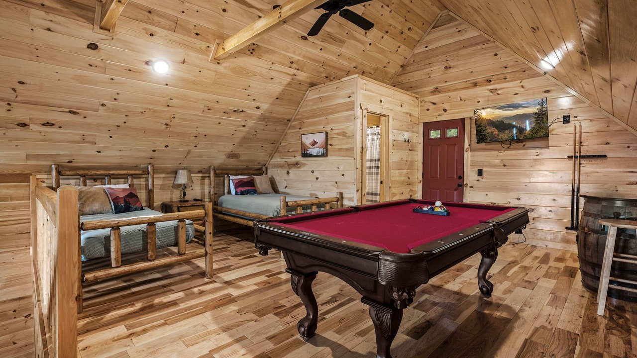 Photo of Bedroom in White Oak Lodge