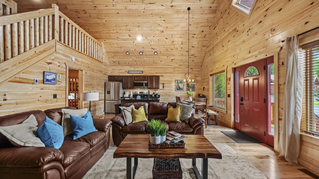Photo of Livingroom in White Oak Lodge