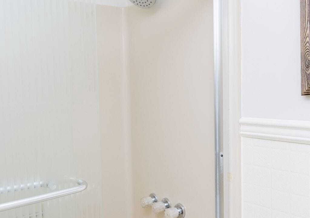 Photo of Bathroom in Leola