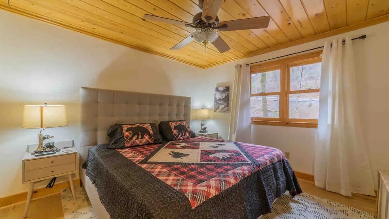 Photo of Bedroom in Pittman Center