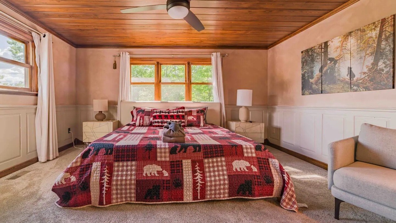 Photo of Bedroom in Pittman Center