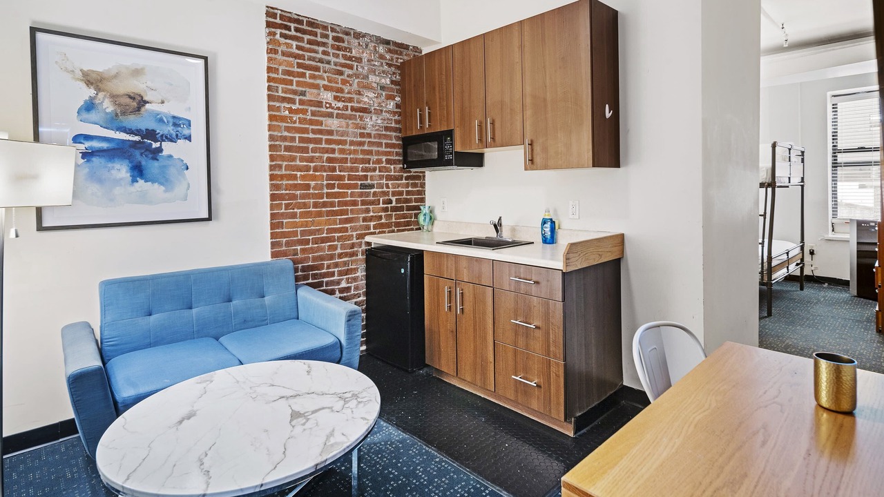 Photo of Livingroom in Downtown Boston