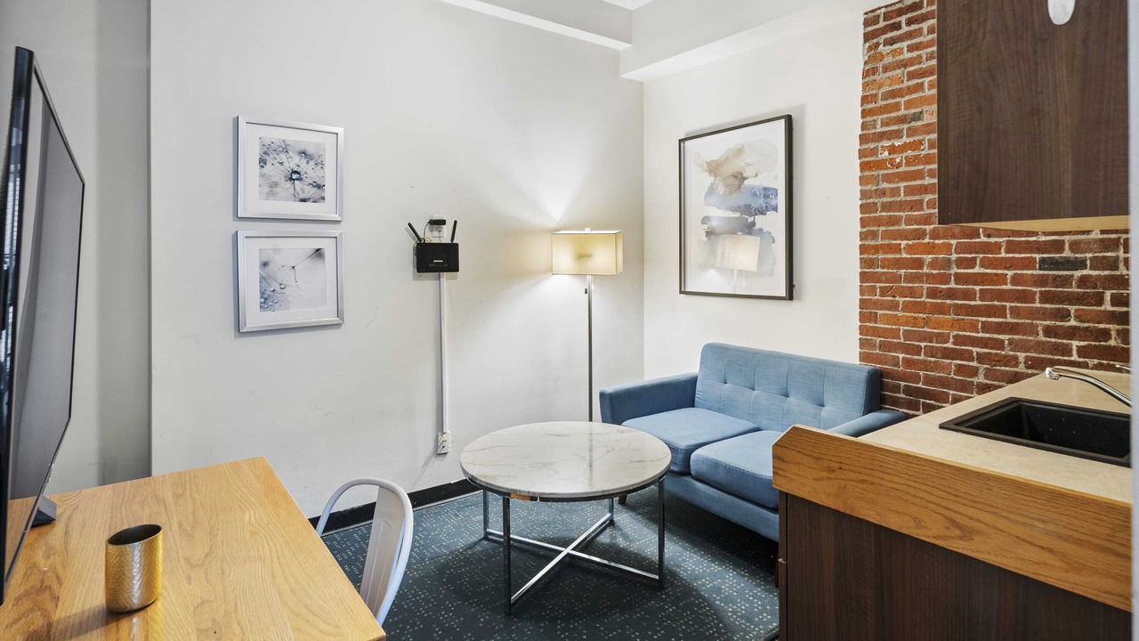 Photo of Livingroom in Downtown Boston