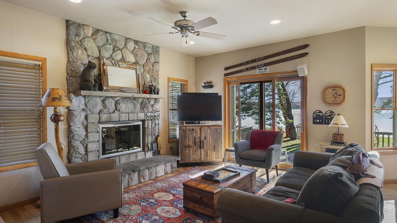 Photo of Livingroom in Alanson