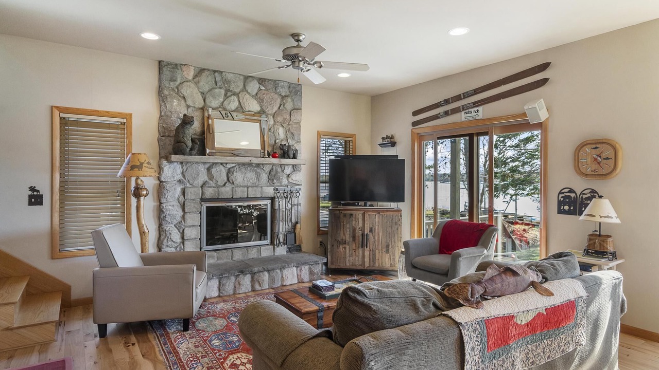 Photo of Livingroom in Alanson
